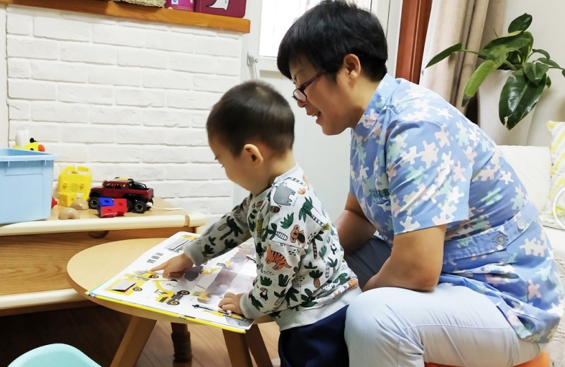 選擇育兒嫂享受高質(zhì)量家庭生活！